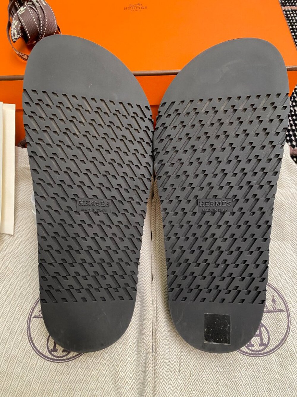 Hermes Empire Sandals in Blanc/White Leather - 38EU - Picture 5 of 15